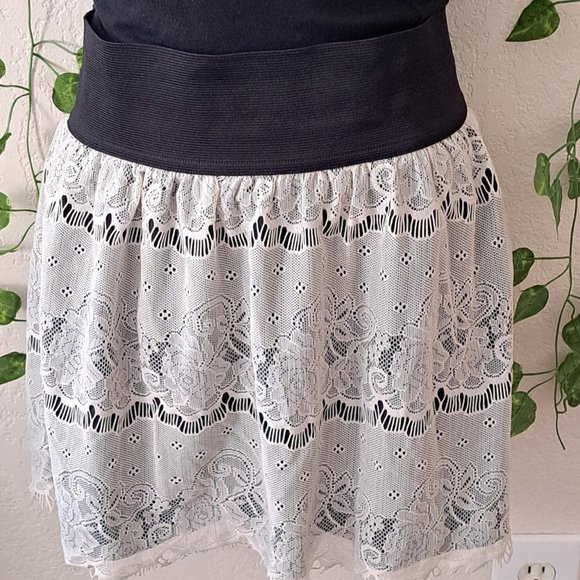 Black & White Lace Academia / Cottagecore / Goth / Emo Mini Skirt, Stetch Waist - Picture 1 of 6